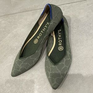 BNIB Rothy’s Safari Point 6.5